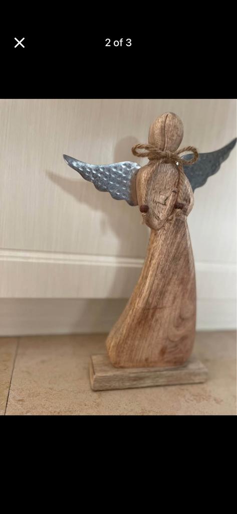Wooden angel with metal wings, Enlèvement, Comme neuf