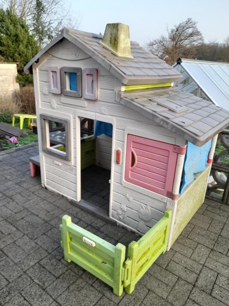 Maisonnette extérieure Smoby, Enfants & Bébés, Jouets | Extérieur | Cabanes d'enfant, Utilisé, Plastique, Enlèvement