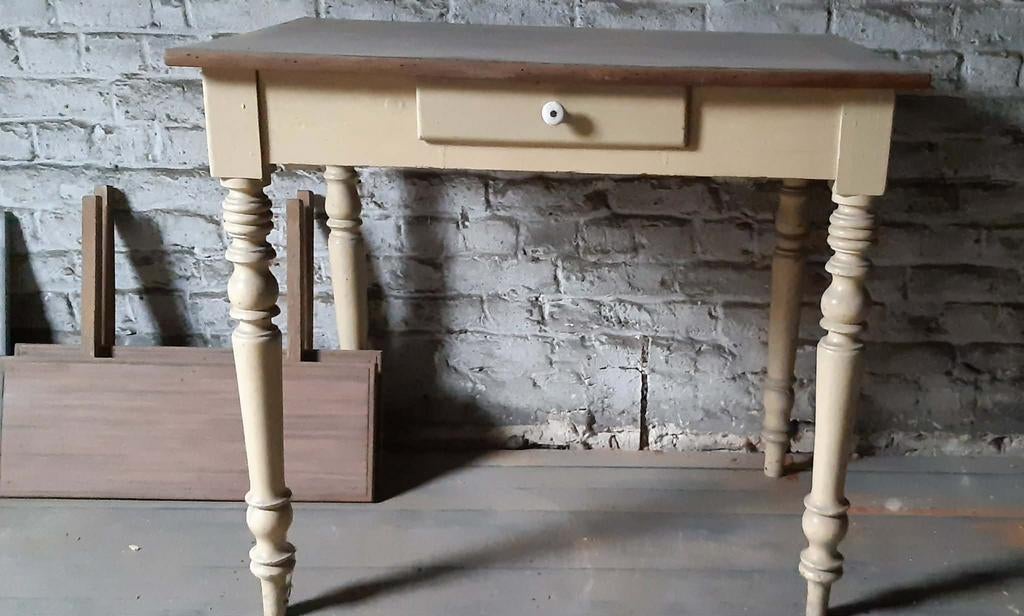 Antiek tafeltje, Ophalen, Zo goed als nieuw