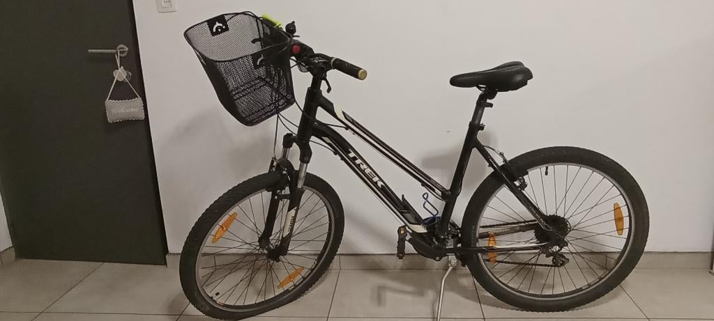 Vélo musculaire femme TREK avec panier amovible, Vélos & Vélomoteurs, Autres marques, Vitesses, Enlèvement ou Envoi, Utilisé