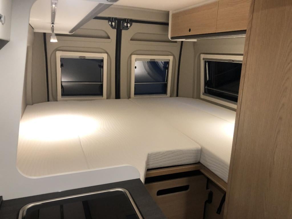 🚐✨ SUNLIGHT 640 DD Editie–Automaat-Lengtebedden - Nieuw🔥, Caravanes & Camping, Camping-cars, Antidémarrage, Automatique, Marchepied électrique