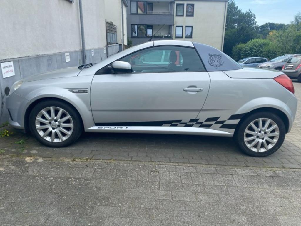 Te Koop Opel tigra 13 diesel cabriole, Auto's, Opel, 4 cilinders, Cabriolet, Leder en Stof, 13 cc