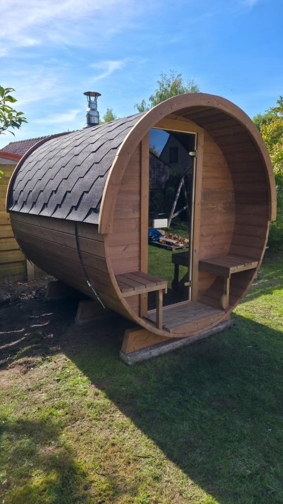 2.5M Barrel Sauna van donker, Scandinavisch grenenhout, Sports & Fitness, Sauna, Envoi, Neuf, Finlandais ou Traditionnel, Sauna complet