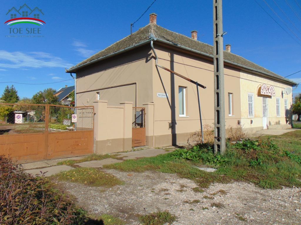 Te koop in Hongarije - Kunhegyes (idn231028), Ville, 62 m², 2 pièces, Autres types