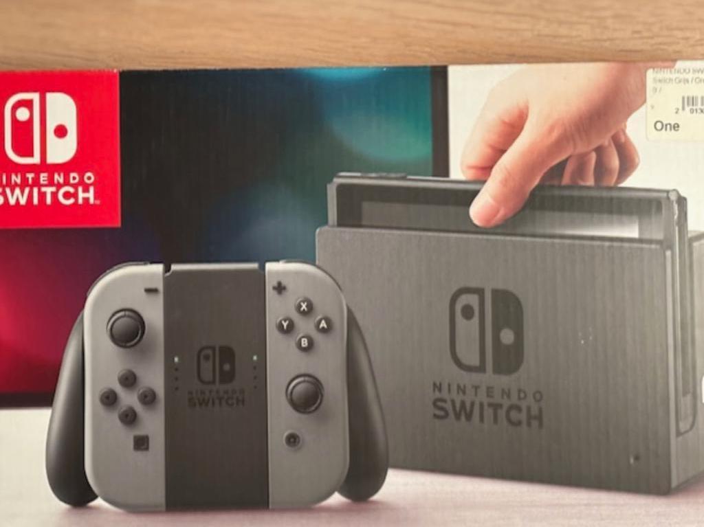 Nintendo Switch one in originele doos., 2 joueurs, À partir de 7 ans, Un ordinateur, Enlèvement