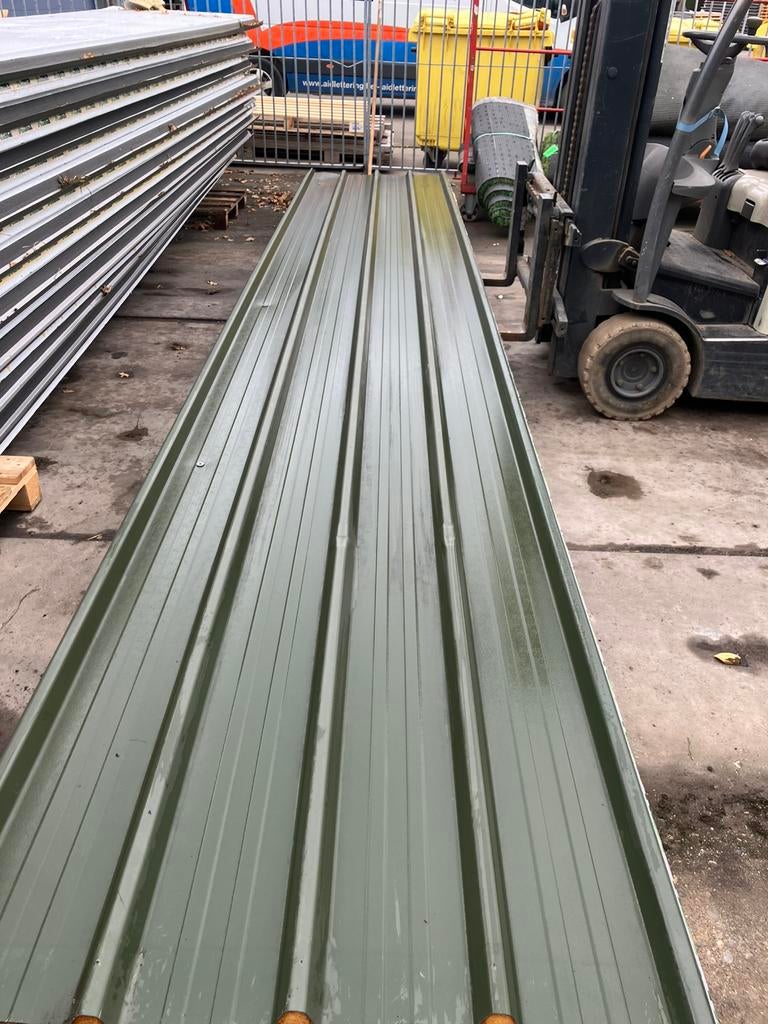 Grand lot de panneaux de toit isolés de 4 cm, 15 m² ou plus, Enlèvement ou Envoi, Autres couleurs, Comme neuf