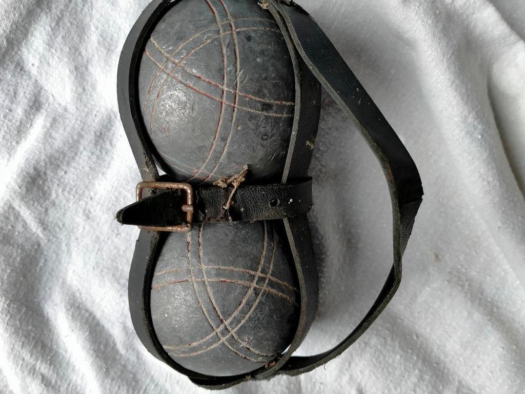 Oude petanque ballen, Enlèvement