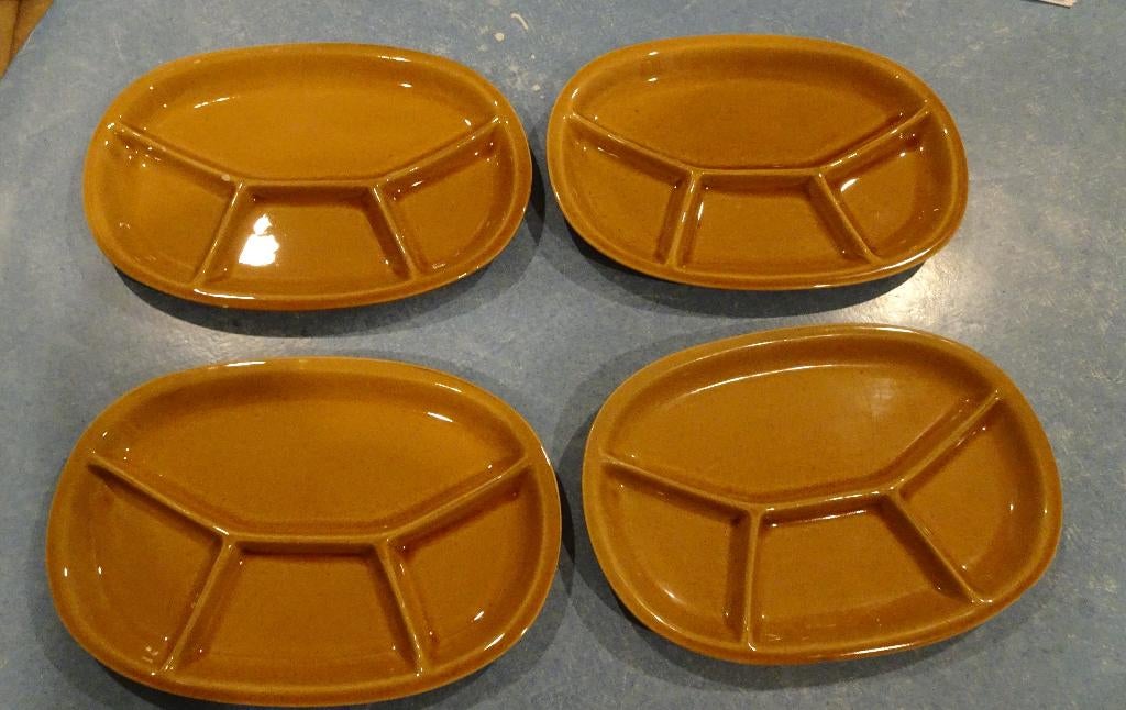 fondue borden vintage, Huis en Inrichting, Keuken | Servies, Ophalen of Verzenden, Gebruikt, Effen, Bord(en)