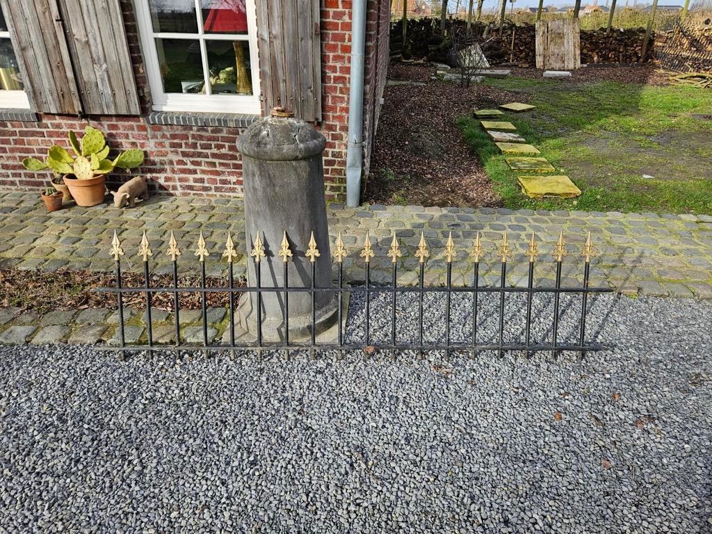 Ijzeren hekwerk, Ophalen