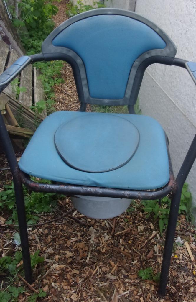 chaise percée, Divers, Matériel Infirmier, Enlèvement