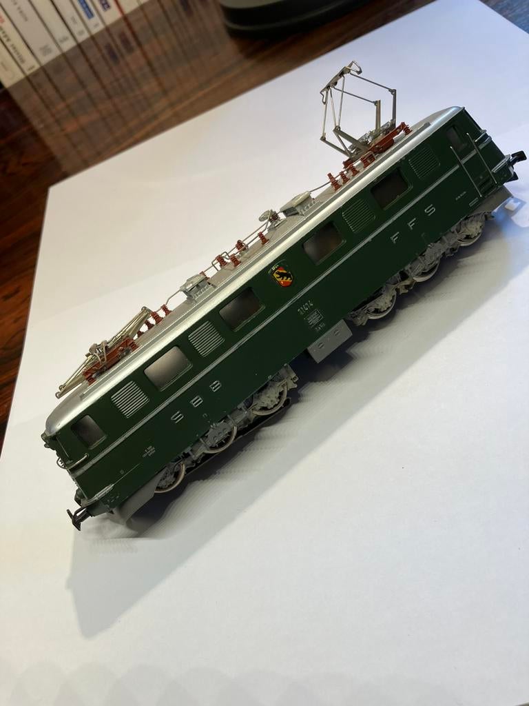 Marklin HO 3050.1 BR Ae6/6 SBB AC analogique tres bon état, Hobby & Loisirs créatifs, Trains miniatures | HO, Analogique, Enlèvement ou Envoi