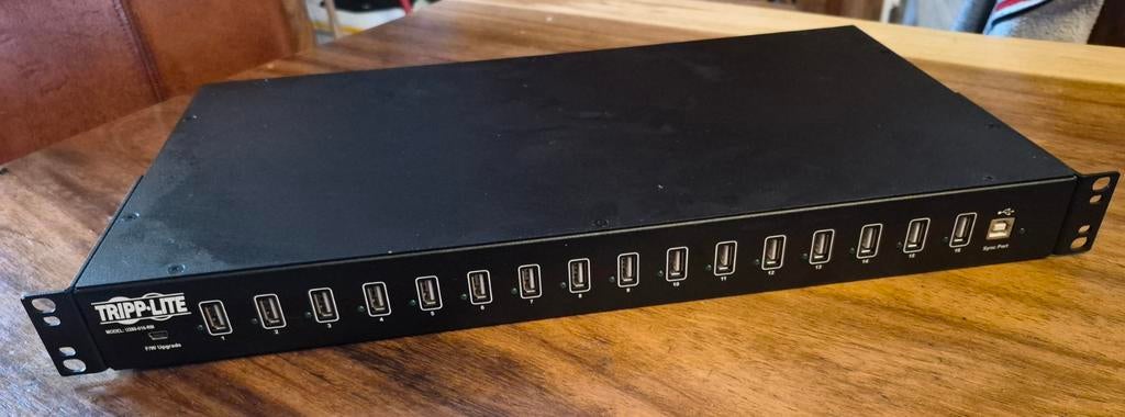 TRIPP-LITE concentrateur de charge a 16 portes, Enlèvement ou Envoi