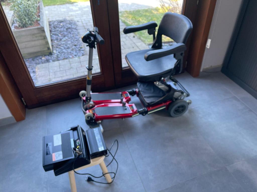 Scooter de mobilité électrique pliable, Diversen, Brommobielen en Scootmobielen, 16 t/m 25 km, Ophalen of Verzenden, Zo goed als nieuw