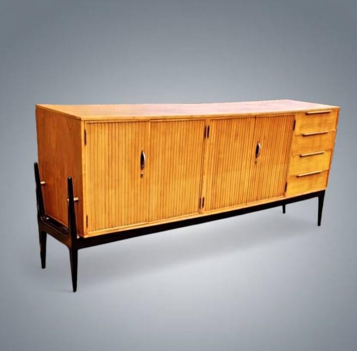 Dressoir Vintage dressoir Alfred Hendrickx Birch 1950's, Antiek en Kunst, Antiek | Meubels | Tafels, Ophalen