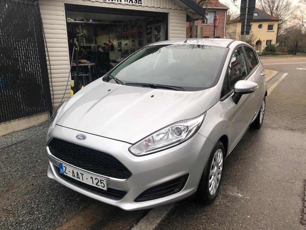 Ford Fiesta 1000 benzine ** 32600 km ** van 2017, Auto's, Voorwielaandrijving, Stof, 5 deurs, Start-stop-systeem