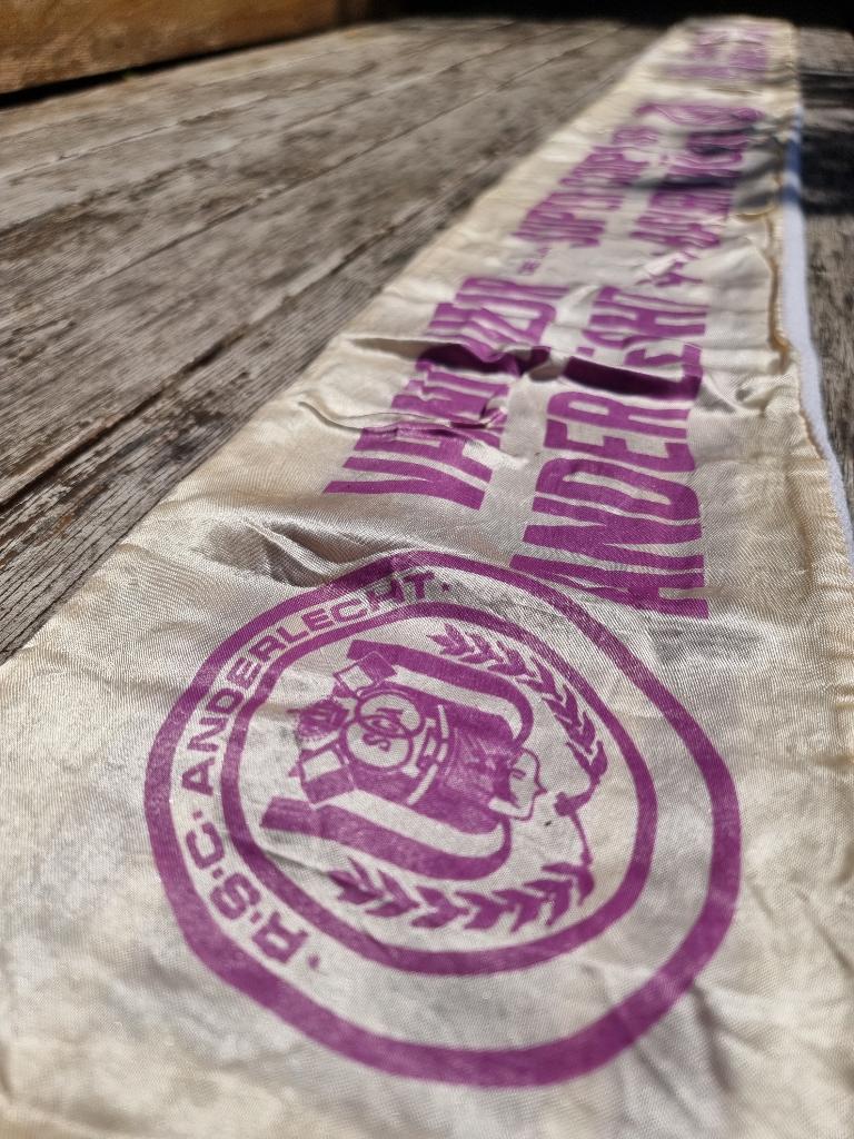 RSCA Anderlercht Super Cup-overwinningssjaal 1976, Ophalen of Verzenden, Gebruikt, Vaantje of Sjaal