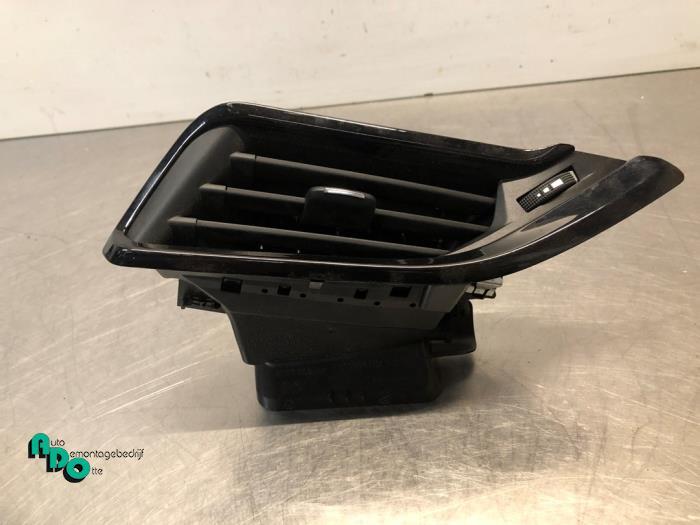 Grille aération tableau de bord d'un Peugeot 208 (208 12-), -, 3 mois de garantie, Utilisé, -