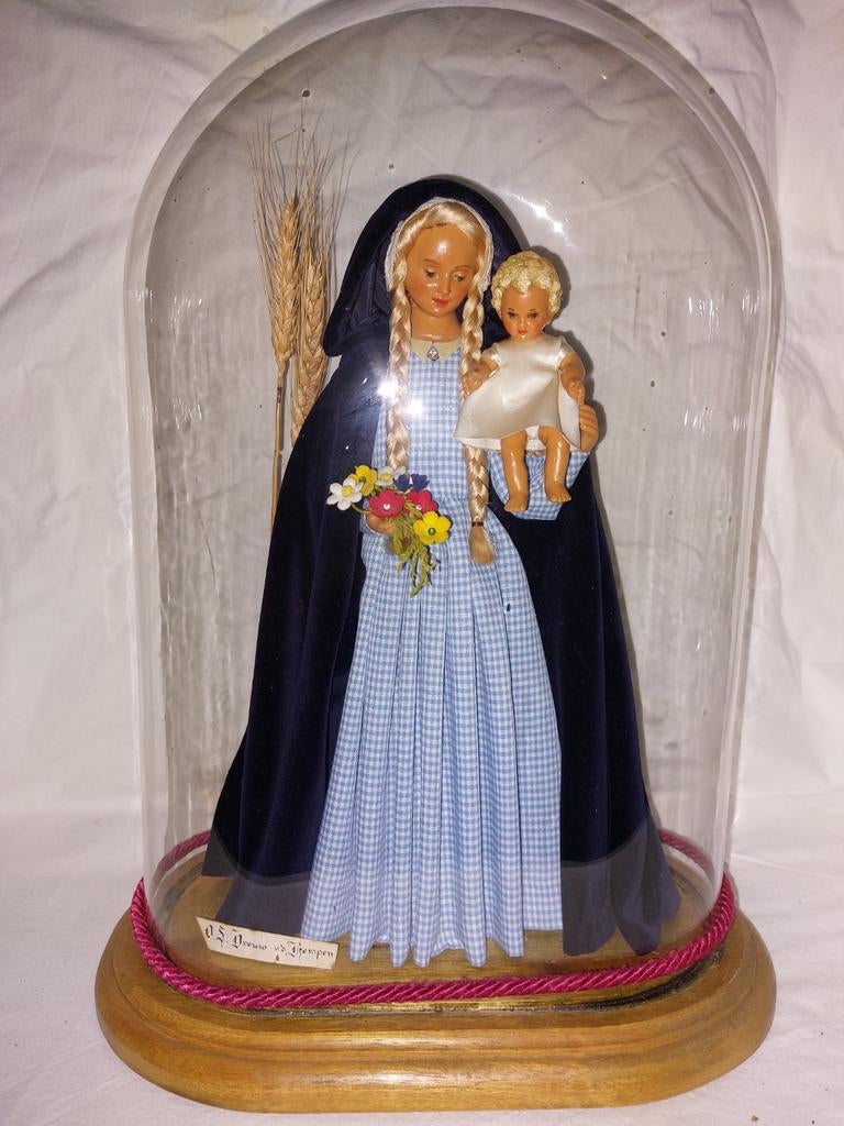 O L Vrouw van de Kempen handwerk van de Clarissen, Ophalen