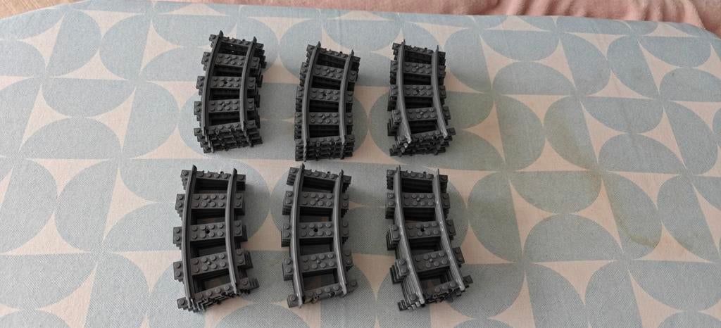 Ensemble de 4 courbes de piste neuves (toujours attachées), Enlèvement ou Envoi, Neuf, Briques en vrac, Lego