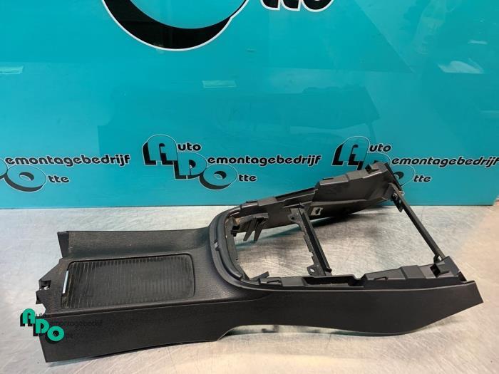 Console centrale d'un Volkswagen Golf (Golf 09-), Autos : Pièces & Accessoires, Volkswagen, -, 3 mois de garantie, Utilisé