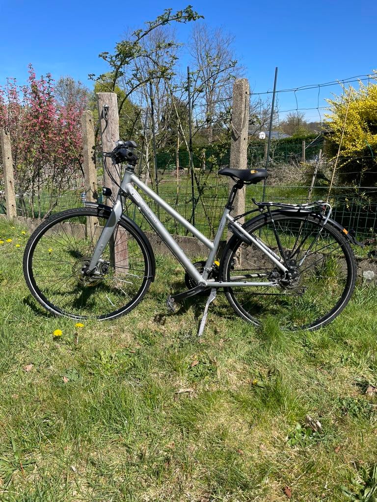 Dames sportfiets velo de ville, Fietsen en Brommers, Fietsen | Dames | Sportfietsen en Toerfietsen, Gebruikt, Meer dan 20 versnellingen