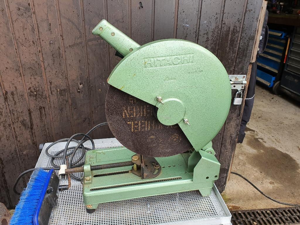 hitaci afkort/doorslijpmachine bijna nieuw heel heel goed, Doe-het-zelf en Bouw, Gereedschap | Slijpmachines, Ophalen, Zo goed als nieuw