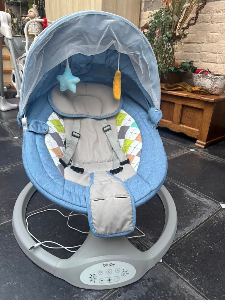 Relax bébé Bioby 5 vitesses avec musique et moustiquaire, Kinderen en Baby's, Wipstoeltjes, Overige merken, Schommelstoel, Ophalen of Verzenden
