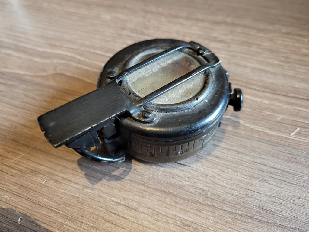 Boussole, Belgique post 2WW, Envoi