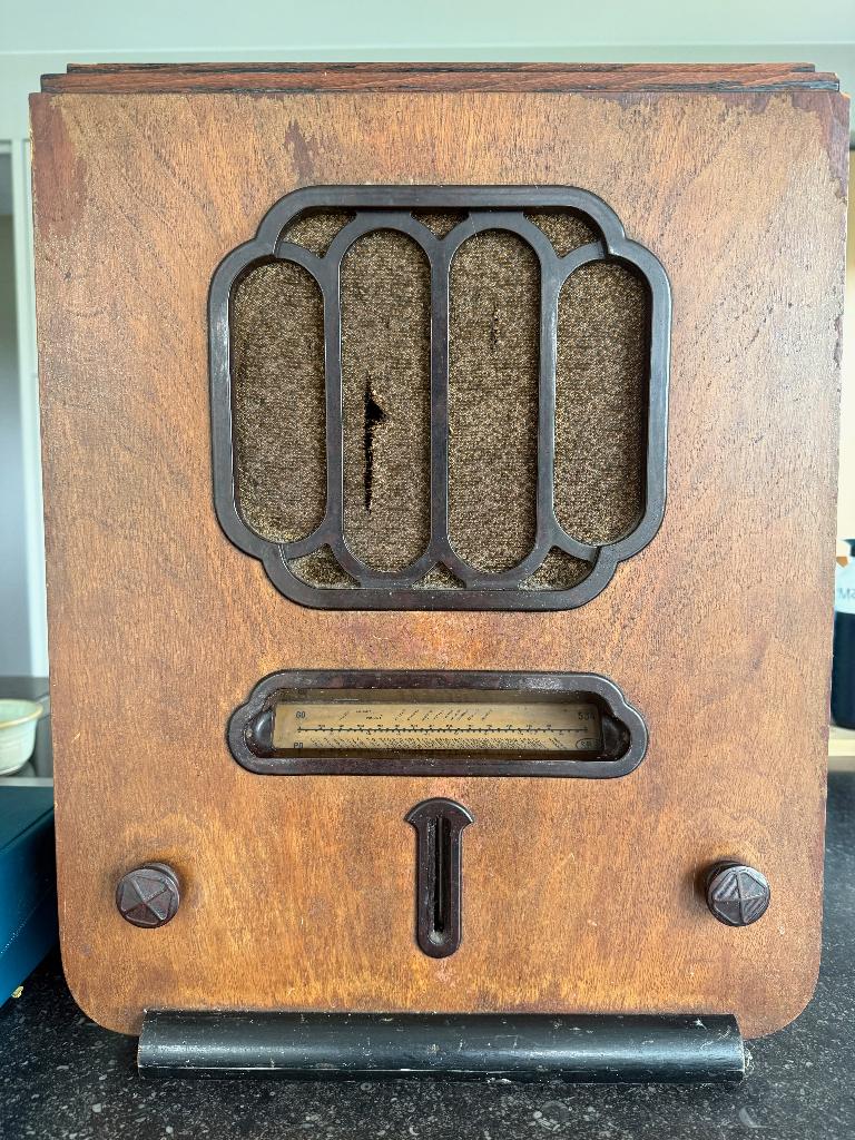 Radio à tube SBR 534A - construite en 1934, Antiquités & Art, Antiquités | TV & Hi-Fi, Enlèvement