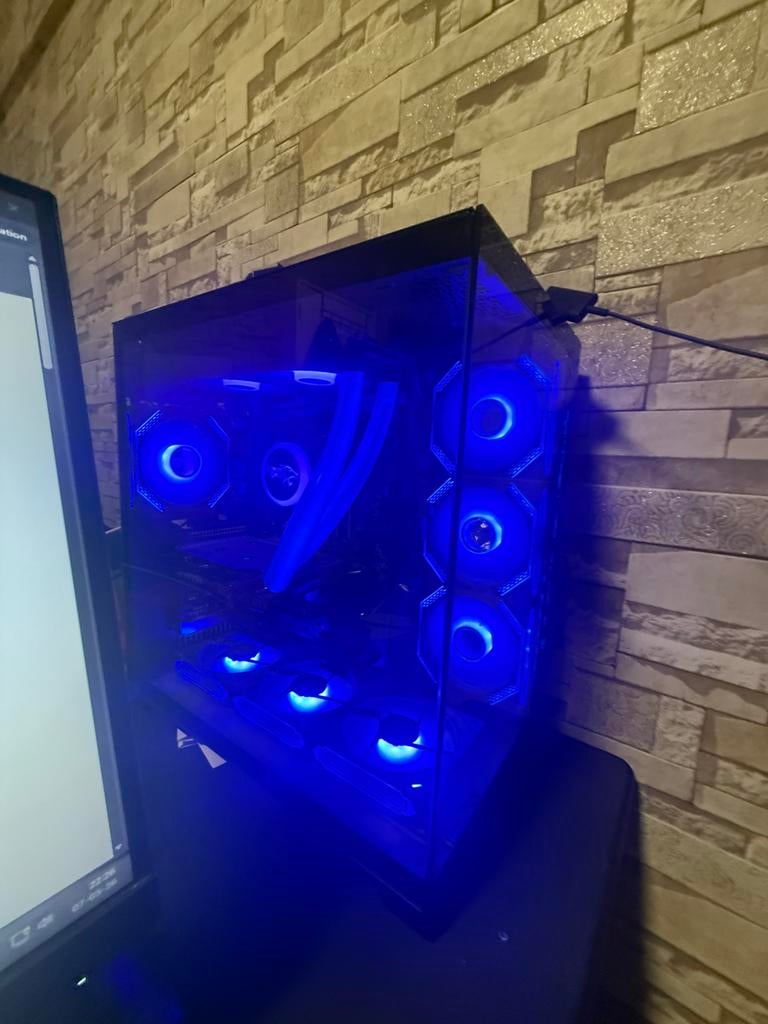 PC GAMER - Négociable, Computers en Software, Ophalen, Zo goed als nieuw