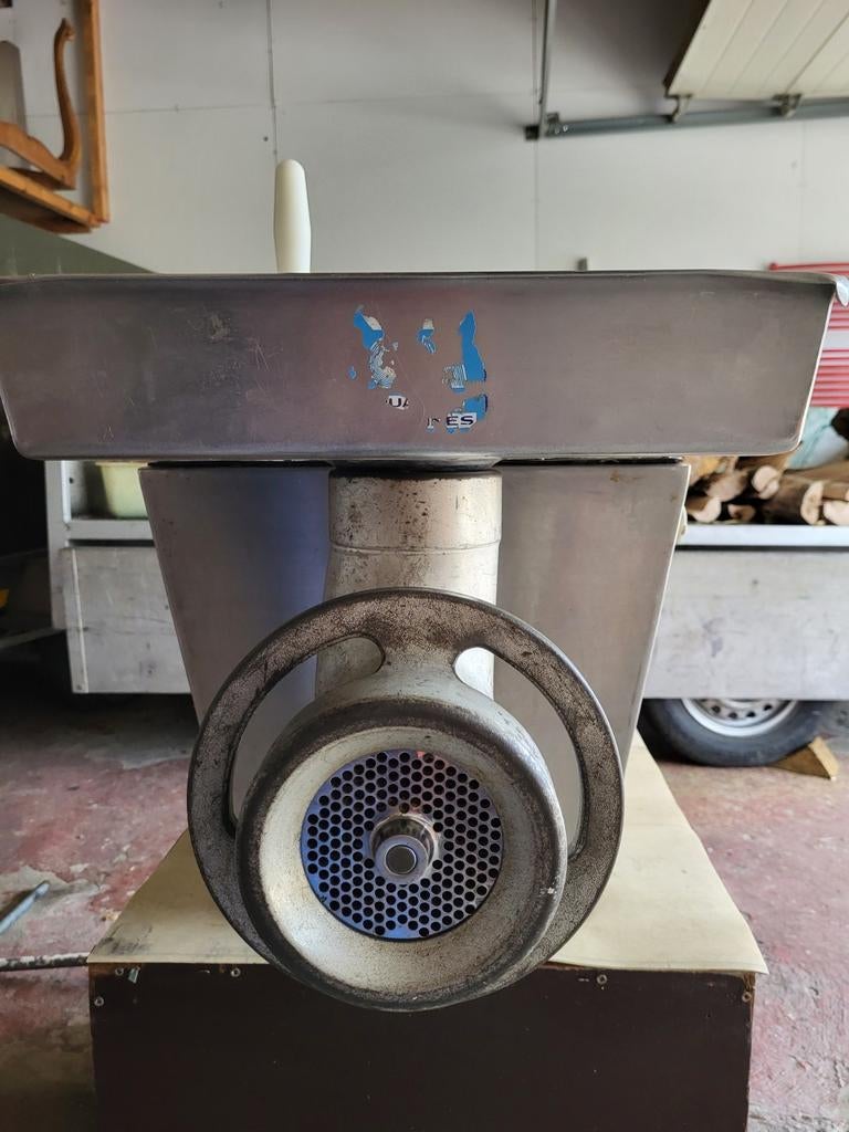 Hachoir à viande Berdob type 32, Articles professionnels, Horeca | Équipement de cuisine, Enlèvement