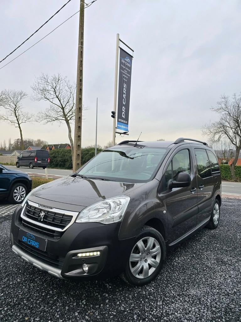 PEUGEOT PARTNER TEPEE 5PL/NAVI-CAMERA-PDC/CRUIS/LED/TREKHAAK, Voorwielaandrijving, Monovolume, Euro 6, Bedrijf