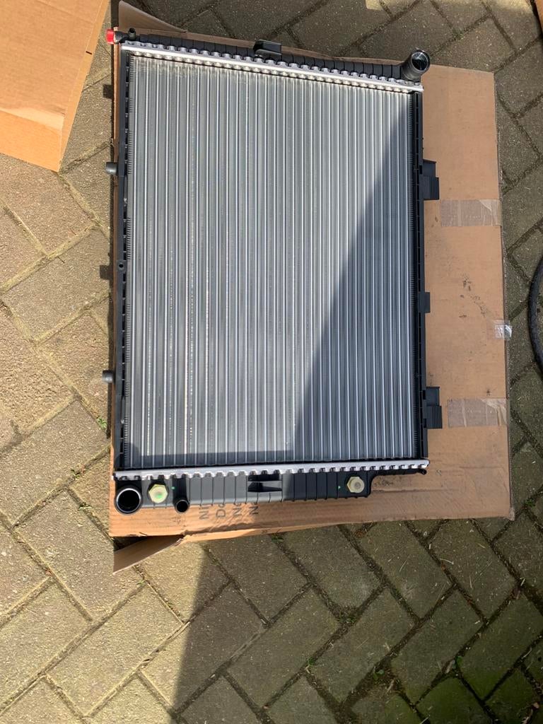 Nieuwe Mercedes W210 E-Klasse motorradiator, Ophalen, Mercedes-Benz