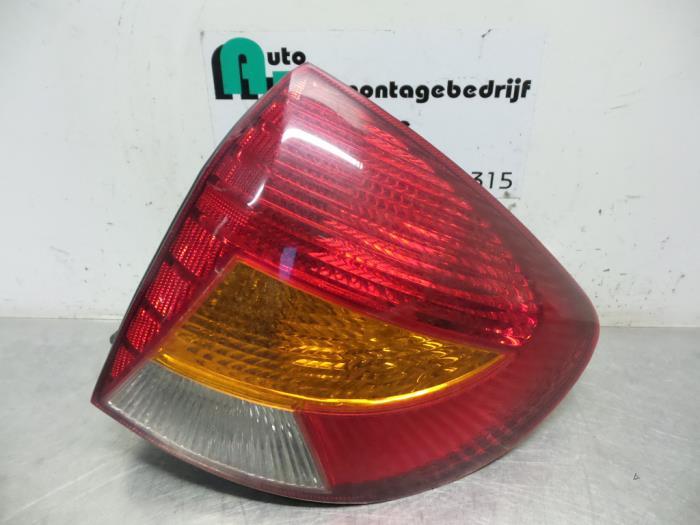 Achterlicht rechts van een Kia Rio (Rio 00-), -, -, Ophalen of Verzenden, -