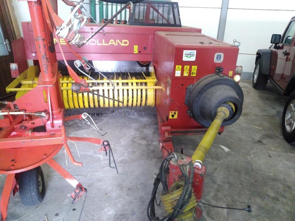 Balenpers voor kleine balen new Holland 570, Ophalen