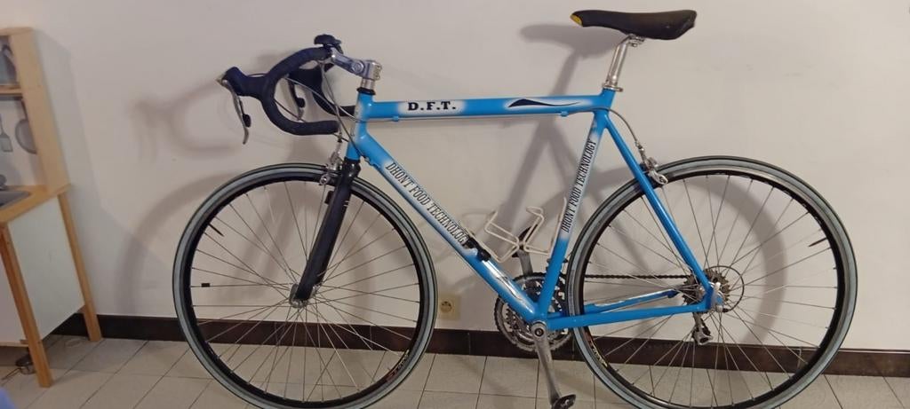 Koers fietsen werken prefect alles in orde, Enlèvement