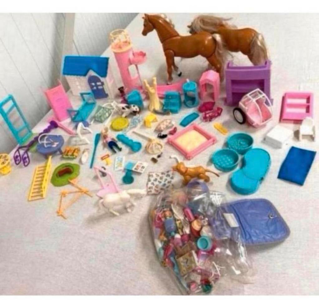 Lot de vieux jouets vintage, lot Barbie Cindy Stacie Mattel, Collections, Poupées, Enlèvement ou Envoi, Comme neuf, Accessoires