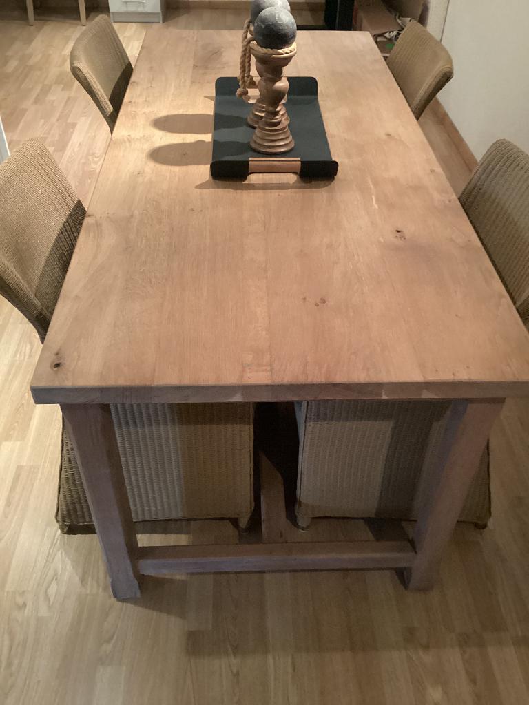 Een massief eiken tafel met loungestoelen., Ophalen, Eikenhout