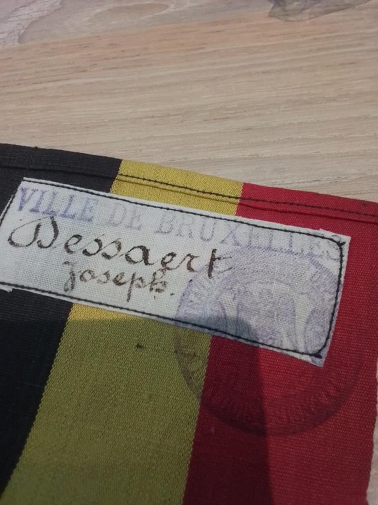 Brassard, Collections, Enlèvement