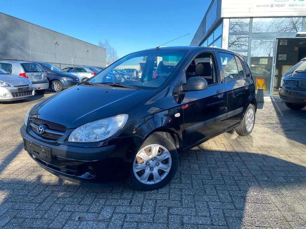Hyundai getz met keuring verkoop en benzine, Auto's, Hyundai, Voorwielaandrijving, 4 deurs, Zwart, 4 cilinders