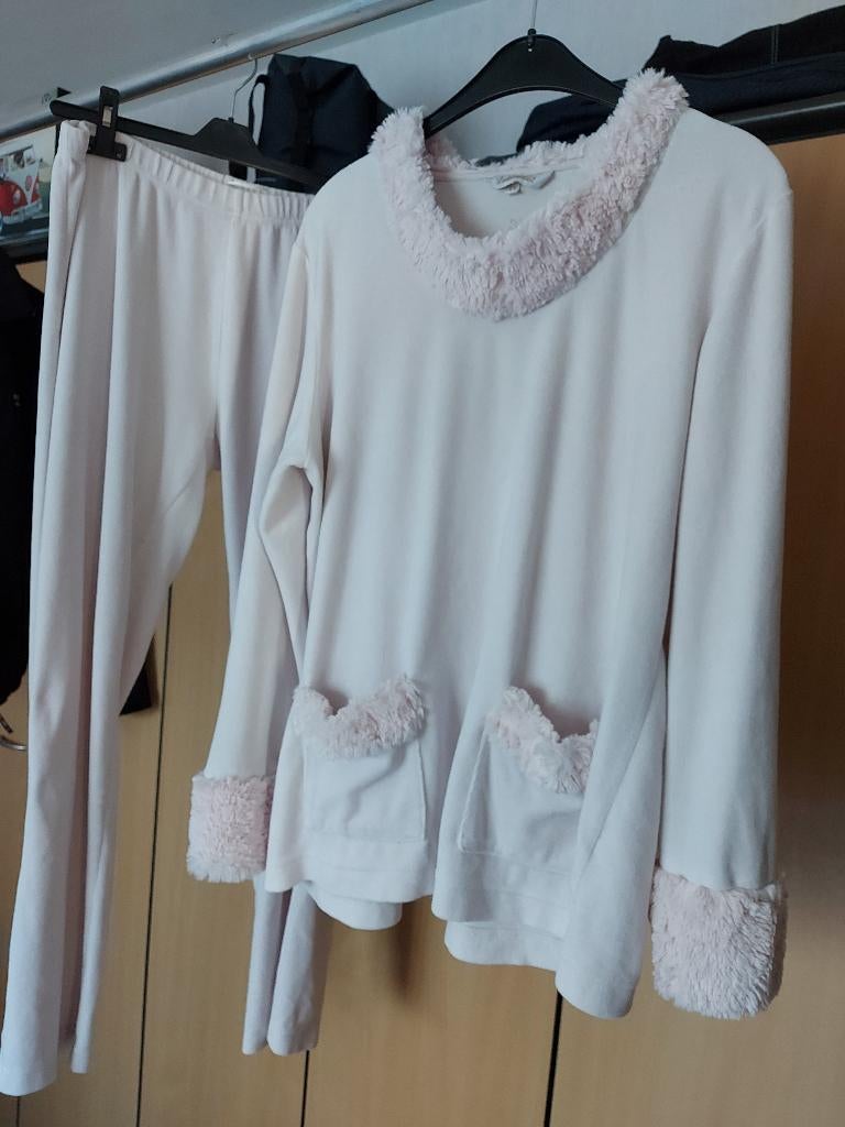 Roze fluwelen pyjama Lords & Lilies - maat XL, Kleding | Dames, Pyjama's, Lords en Lilies, Ophalen, Zo goed als nieuw, Maat 46/48 (XL) of groter