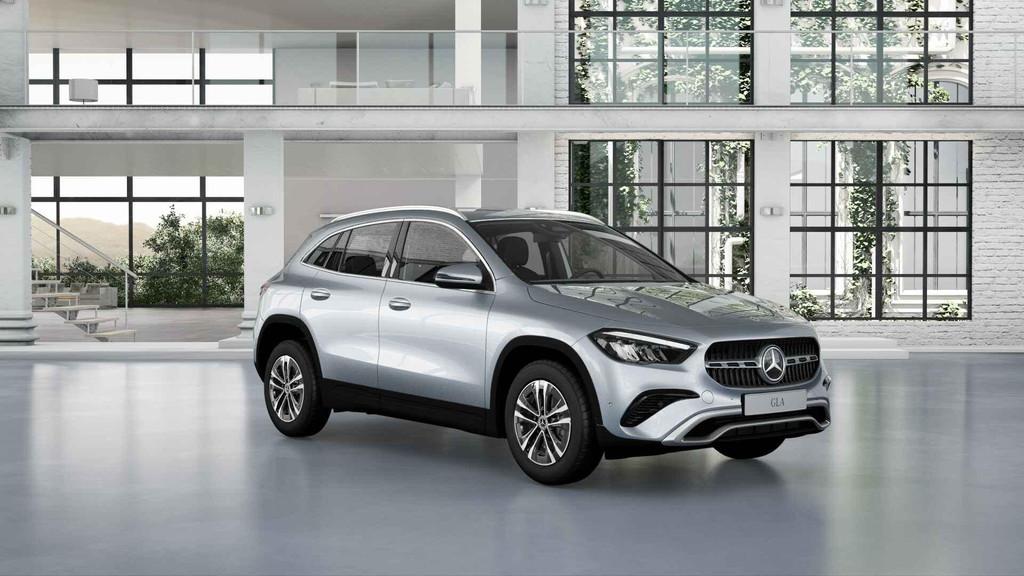 Mercedes-Benz GLA-klasse GLA 180 Essential Line Verwarmde Ze, Auto's, Stof, Zwart, 4 cilinders, 136 pk