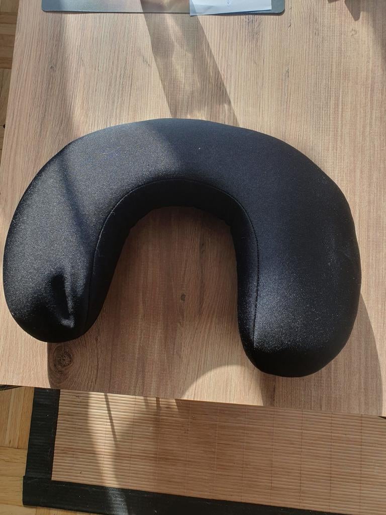 Nekkussen voor op reis, Ophalen