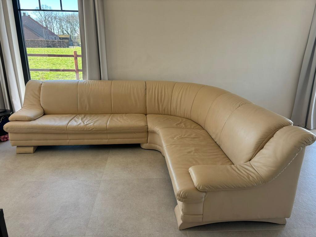 Hoeksalon, Ophalen, Zo goed als nieuw