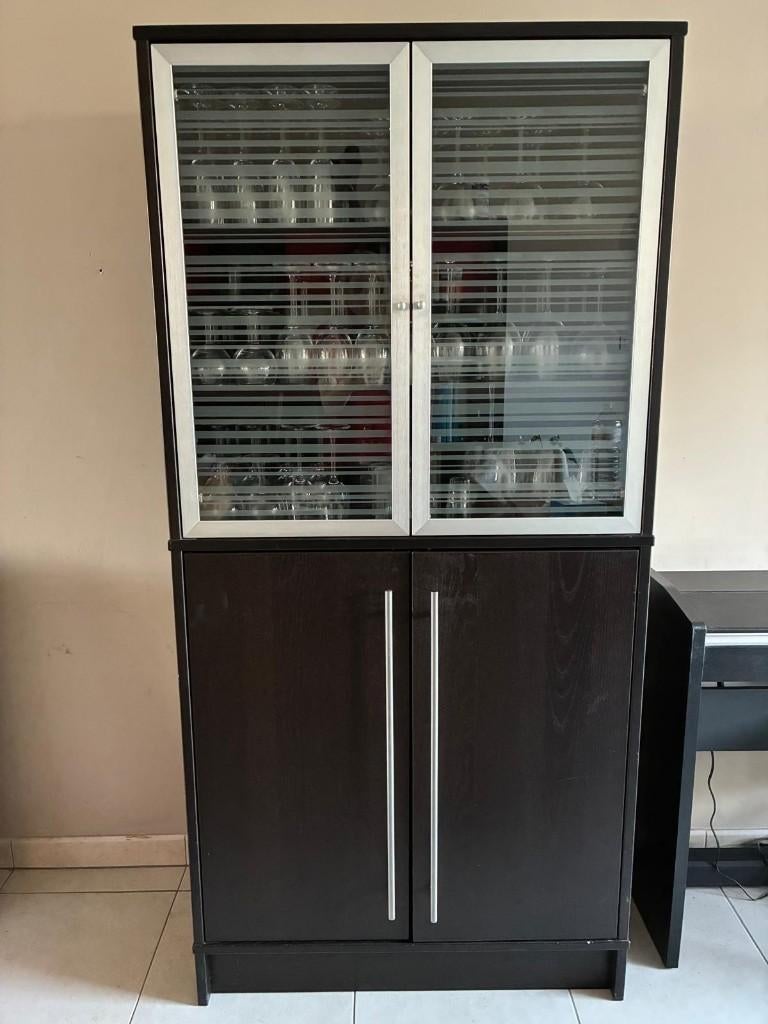 IKEA EFFEKTIV Kast - Kwaliteitsmeubel (Zwart-bruin/Glas), Huis en Inrichting, Kasten | Vitrinekasten, Ophalen, 50 tot 100 cm, Glas