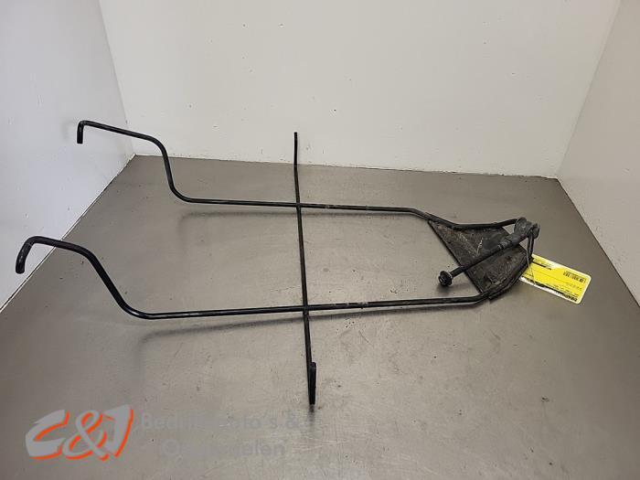 Ophangmechaniek reservewiel van een Opel Vivaro, Gebruikt, -, -, Opel