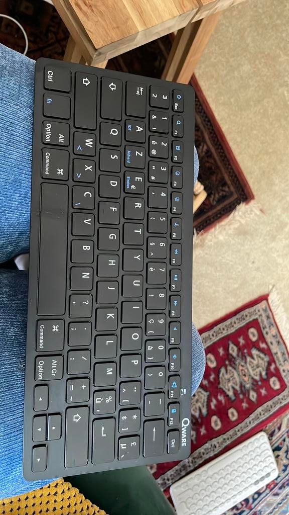Bluetooth toetsenbord, Computers en Software, Toetsenborden, Ophalen of Verzenden, Azerty, Zo goed als nieuw