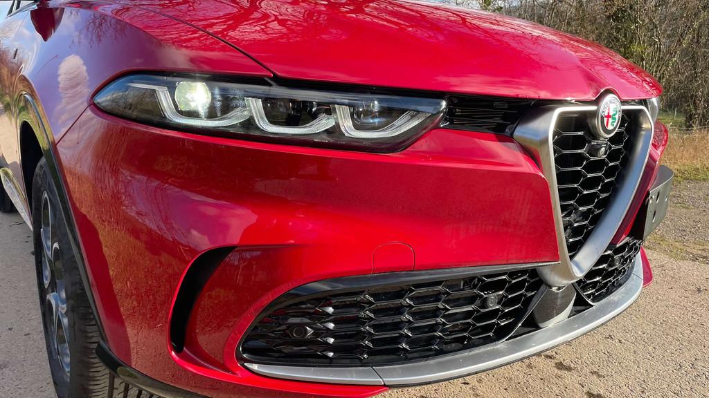 Alfa Romeo Tonale Tonale PHEV 1.3 Q4 TI (206 kW)Garantie 06/, Auto's, Automaat, Zwart, 4 cilinders, https://public.car-pass.be/vhr/38e37537-5e58-476b-99f2-86859aee34cc