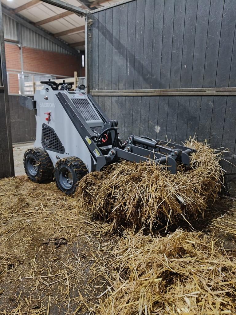 Mini-chargeuse Skidmate SM-360 conçue pour un travail stable, Animaux & Accessoires, Chevaux & Poneys | Autres trucs de cheval