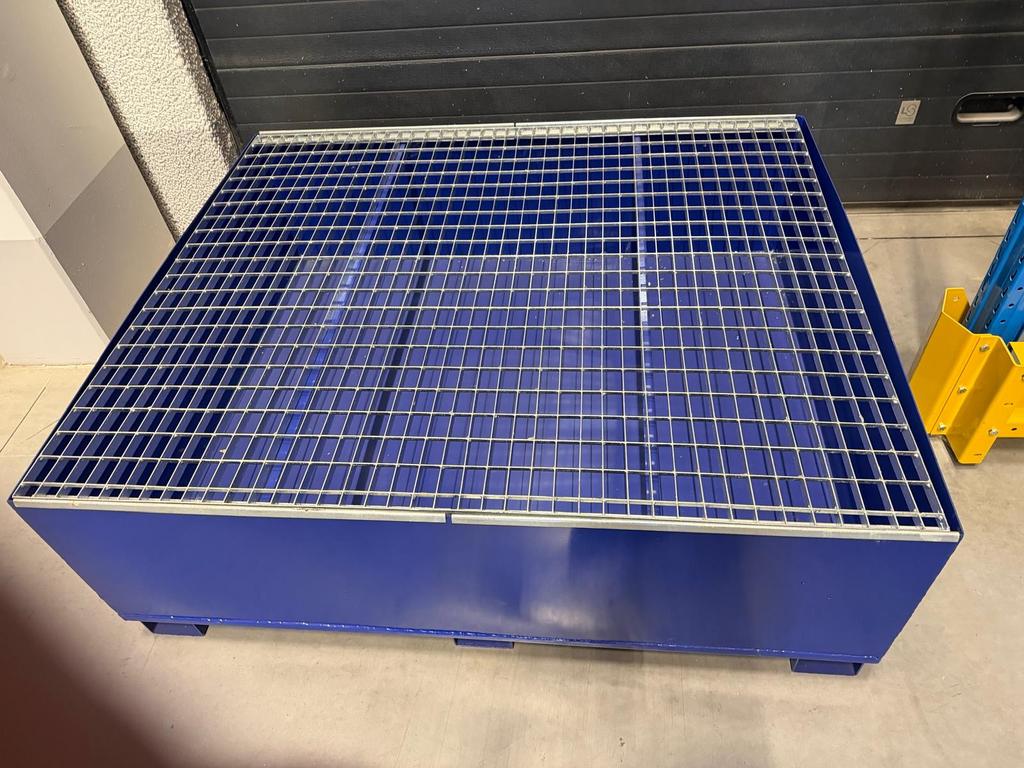 Lekbak 1000L Gelakt, Ophalen